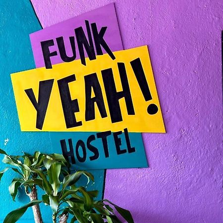Funk Yeah Hostel Antigua Esterno foto