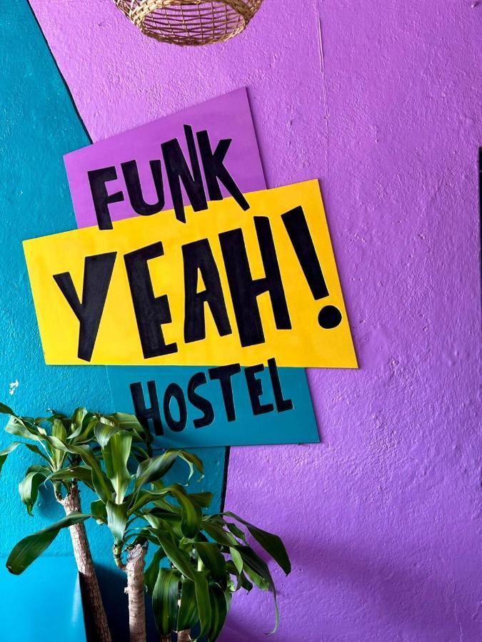 Funk Yeah Hostel Antigua Esterno foto